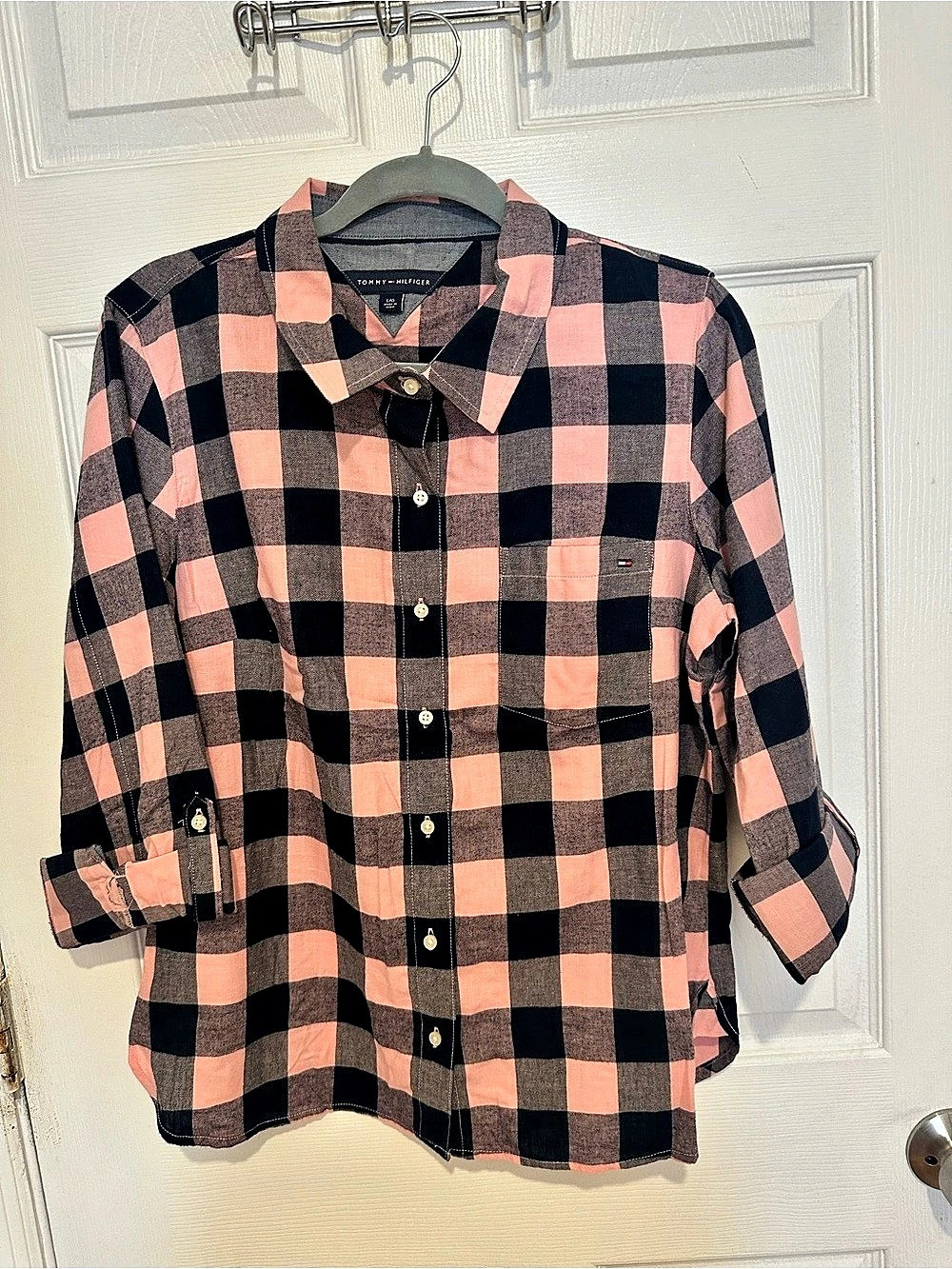 Tommy Hilfiger Plaid Button Down Shirt in Pink & Black Size Large Like New
